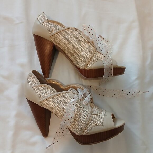 Poetic License Stuck On You Whimsical Peep Toe Platform Lace Up Heels Size 10 - Picture 2 of 8